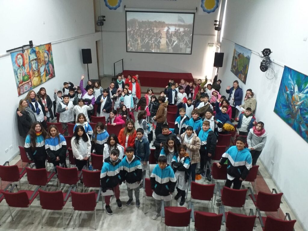ALUMNOS DE ESCUELA Nº 3 VISITARON CASA DEL BICENTENARIO